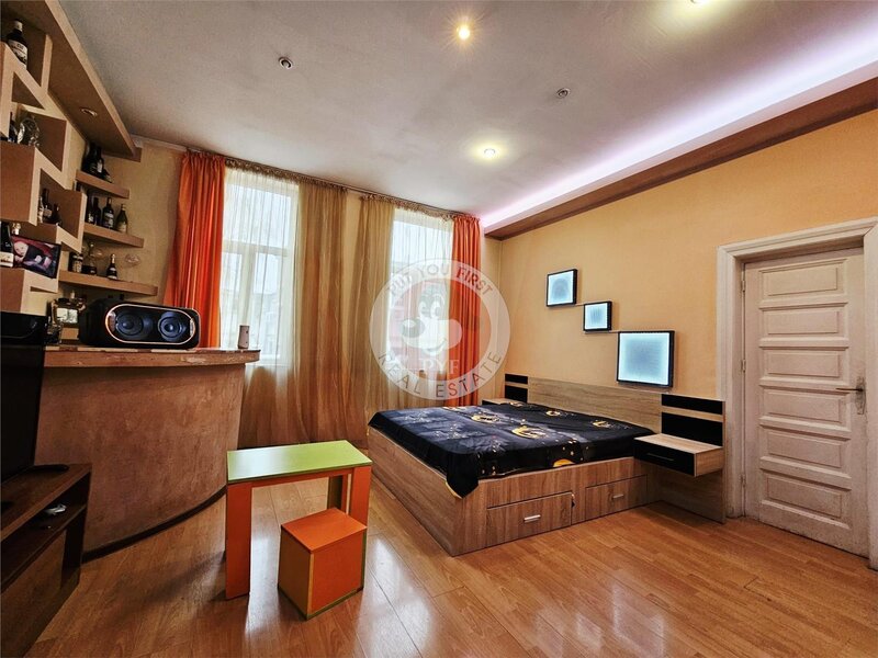 Marasesti | 4 camere | 143mp | In vila interbelica | Decomandat | B12774